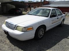 2004 Ford Crown Victoria Police Car 