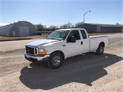 1999 Ford F350 Super Duty Extended Cab Pickup 
