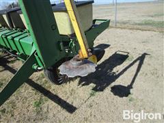 items/0777dd3bcd05f0119d476045bd488df1/john-deere-7000-8r30-planter-5_d32b514cae554f87a62a6b553ed5a944.jpg