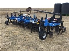 DMI 5310 Nutri-Till'r 8R30 Strip Till Machine 