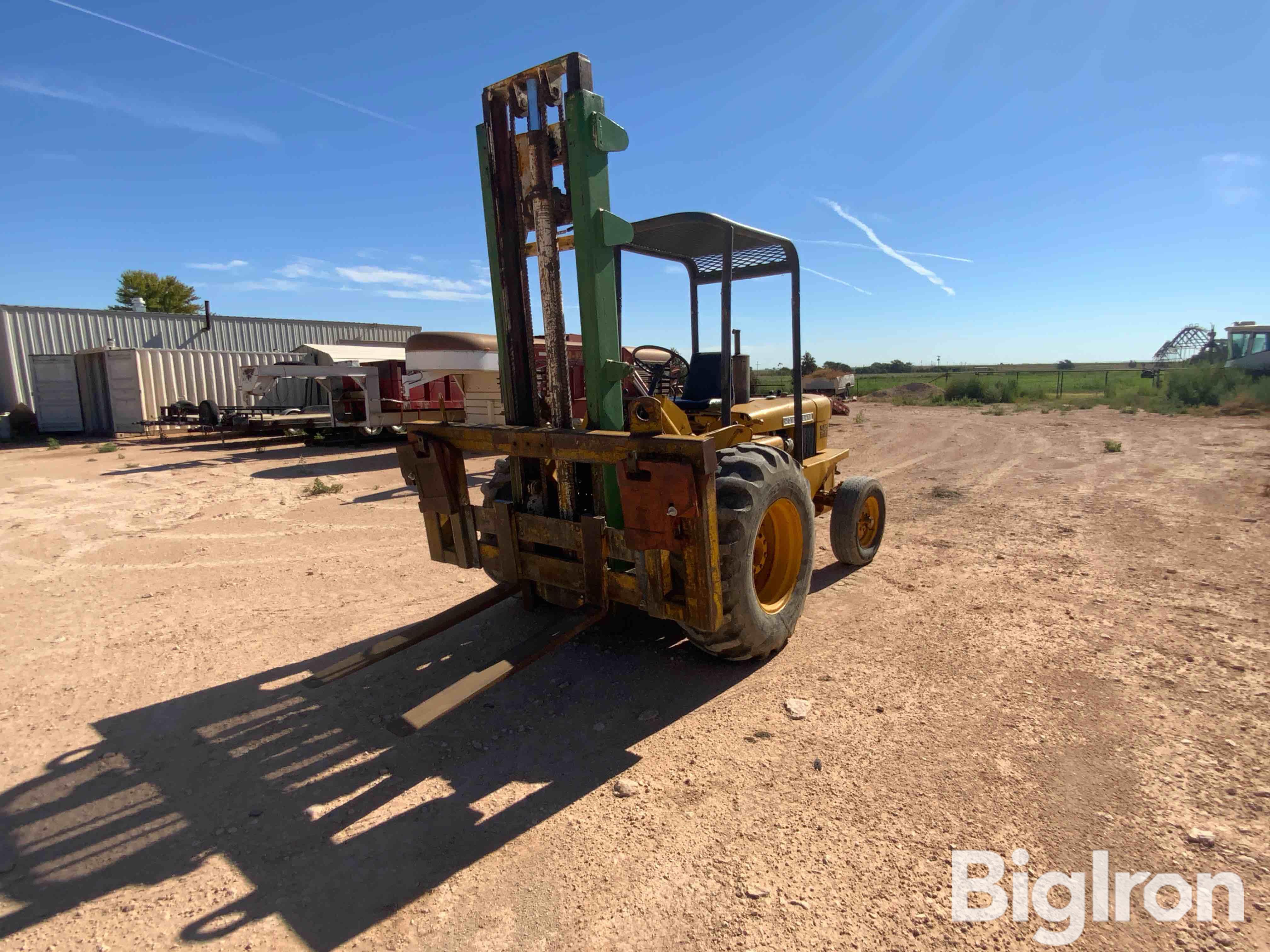 John Deere 480 Rough Terrain Forklift 