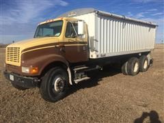 2000 International 8100 T/A Grain Truck 