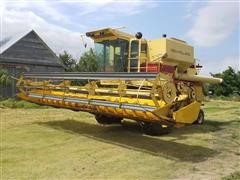 1981 New Holland TR85 Combine W/New Holland 960 Head 