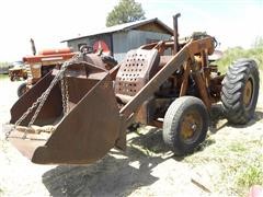 Case D Industrial 2WD Tractor With Loader 