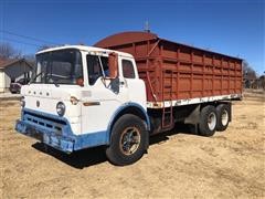1970 Ford 700 Cabover T/A Grain Truck 