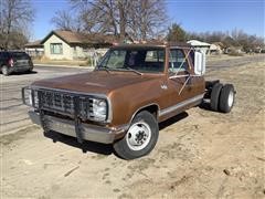 1976 Dodge D300 Club Cab & Chassis Pickup 