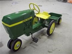 Ertl John Deere 4340 Toy Tractor With Cart 