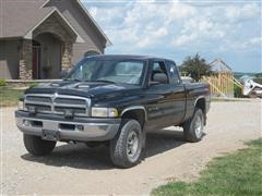 2001 Dodge Ram 4x4 Extended Cab Pickup 