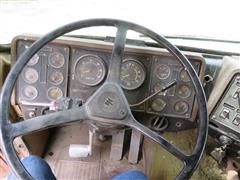 items/0f116ffebba8425a8623e3d30c86d3da/1984internationalcoe9670trucktractor-35.jpg