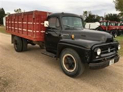 1954 International R-170 Straight Truck 