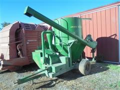 John Deere 400 Grinder Mixer 