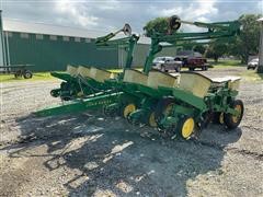 John Deere 7000 12-Row Planter 