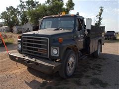 1987 International S1900 Series Model 1954 Service/Utility Truck 