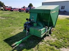 John Deere 142 Vacuum Sweeper 