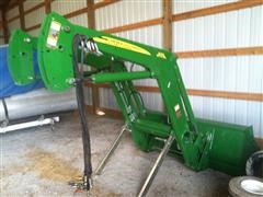 John Deere 673 Loader 