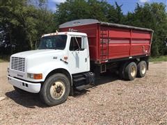 1995 International 4900 T/A Grain Truck W/Grainmaster Box 