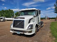 2006 Volvo VNL64T T/A Truck Tractor 