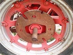 items/14cdddf28224e41180be00155de252ff/internationalfarmall460tractorwdualloader