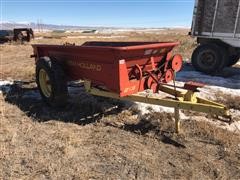 New Holland 213 Manure Spreader 