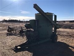 John Deere 750 Grinder Mixer 