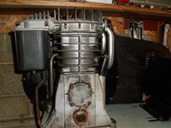 items/15c2be5a9150e41180bf00155de1c209/ingersoll-randt21aircompressor-21