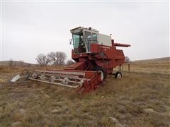 1970 International 815 Combine 