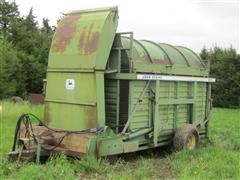 John Deere 200 Hay Stacker 