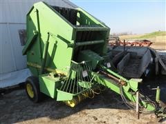 John Deere 410 Round Baler 