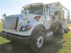 2011 International Work Star 7400 T/A Feed Truck 