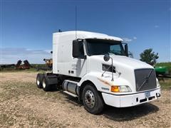 2001 Volvo VNL64T T/A Truck Tractor 