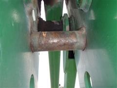 items/1e17ee9db55ee41180bd00155de187a0/johndeere746loader