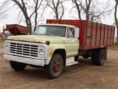 1975 Ford F600 2 Ton Grain Truck W/Wooden Bed & Hydraulic Hoist 