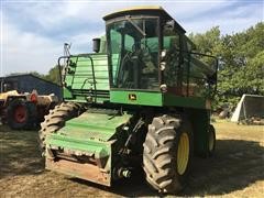 John Deere 7720 Hydrostatic Combine 