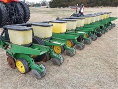 John Deere 7300 Max Emerge2 Planter 