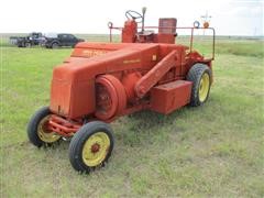 New Holland 1282 Haycruiser Self-Propelled Small Square Baler 