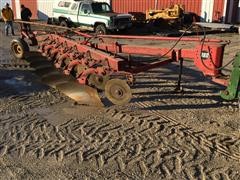 Massey Ferguson 880 Plow 