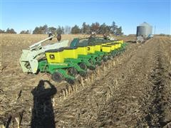 John Deere MaxEmerge Plus Planter 