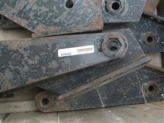 items/24be45ce1119e41180be00155de252ff/johndeeresteelplatesandmountingbrackets