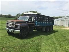 1980 Ford F700 T/A Grain Truck 