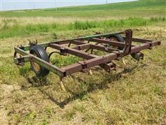 John Deere 1600 Chisel Plow 