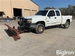 2005 Chevrolet Silverado 2500 HD 4x4 Extended Cab Pickup W/Hiniker Snow Plow 