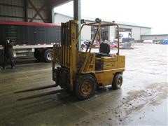 Caterpillar V50B Forklift 