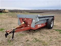 New Idea 3722 Manure Spreader 