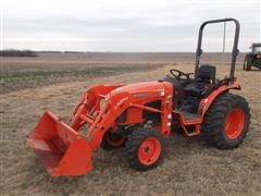 Kubota B3300SU MFWA Tractor W/LA504 Front End Loader 