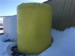 3000 Gallon Yellow Poly Tank With Valve 