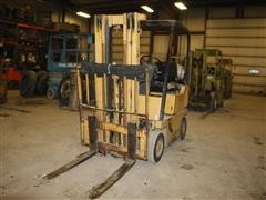 Caterpillar V30D Forklift 