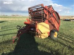 New Holland 850 Round Baler 