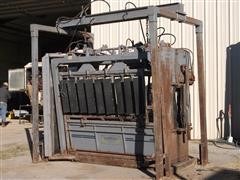 2004 Moly Mfg Silencer Commercial Pro Hydraulic Squeeze Chute Over Head Scale Beam W/Monitor 