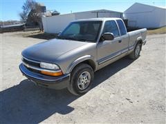 1999 Chevrolet S10 4x4 Extended Cab Pickup 