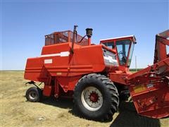 1977 Massey Ferguson 760 Combine 